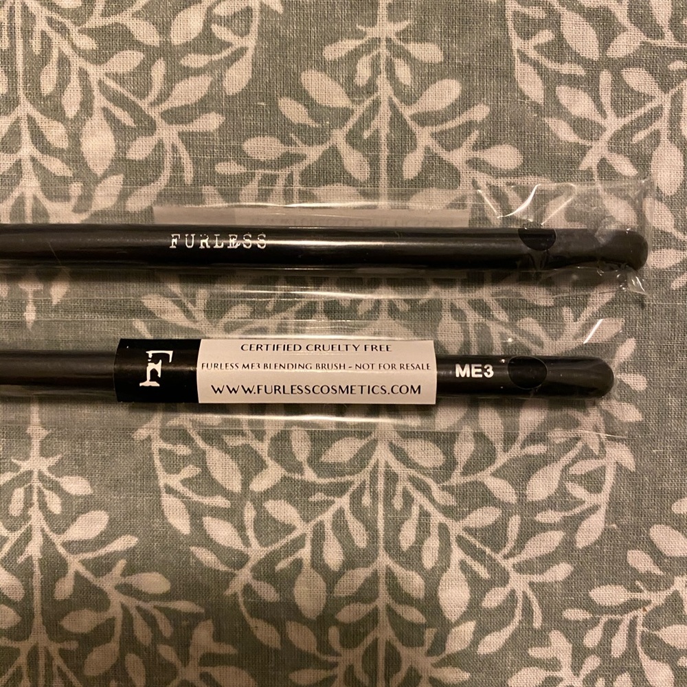 Furless Cosmetics brush